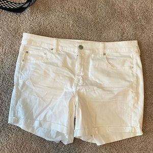 American Eagle Outfitters White Super Stretch Shorts
